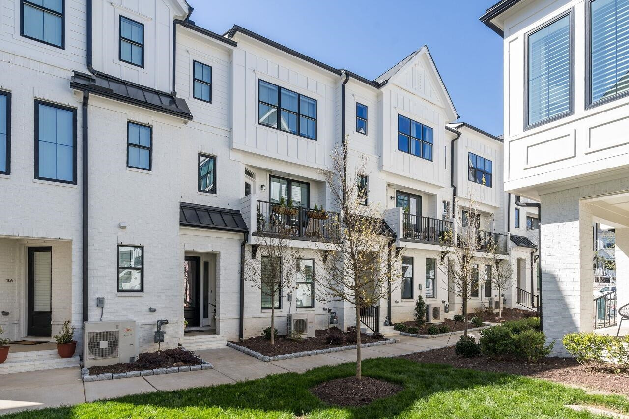 1501 Draper Vw Loop, Unit 104 Raleigh, NC 27608 - Photo 1 of 29 Photo 1