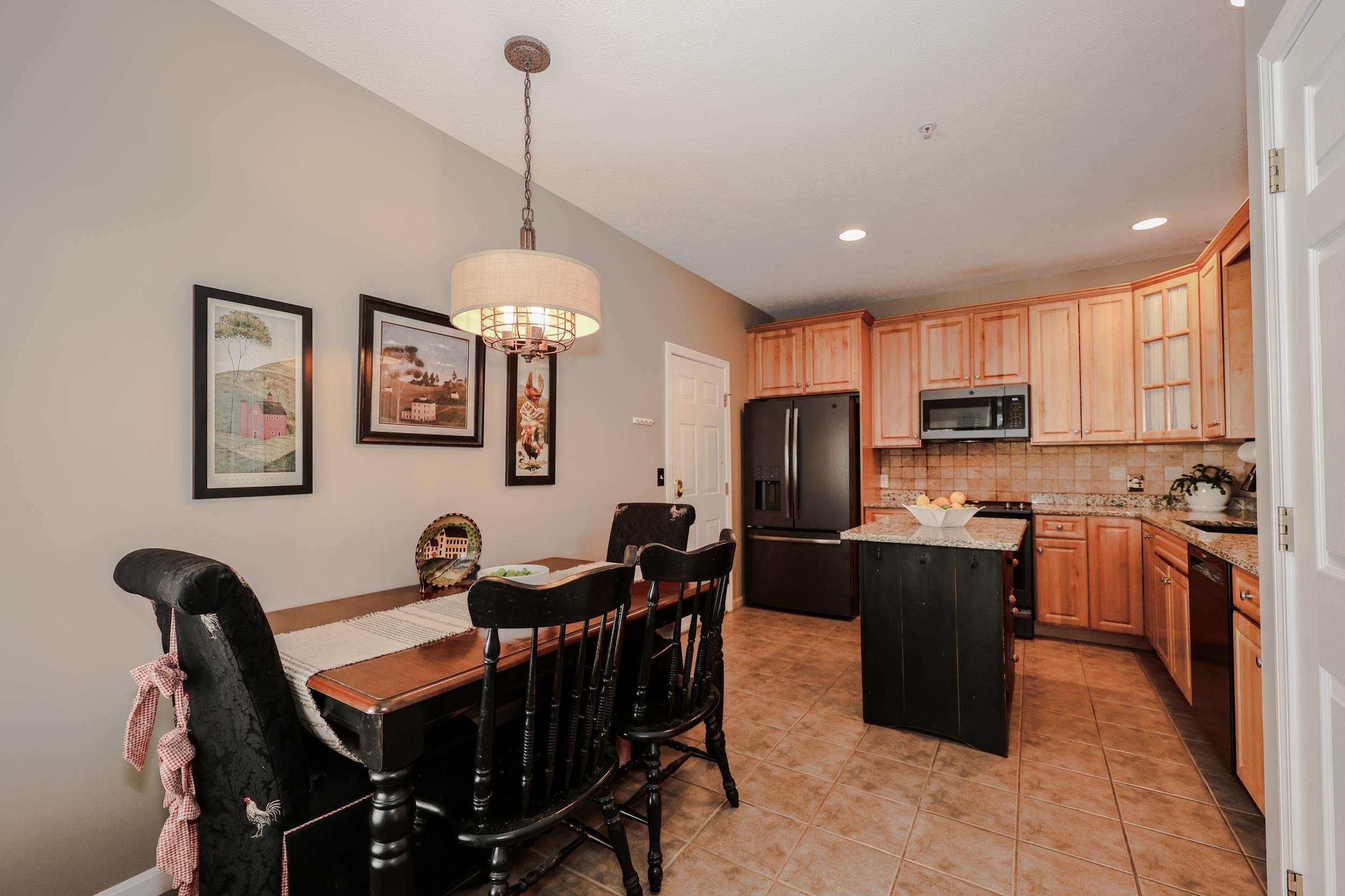 34 Mammoth Road, Unit 27 Hooksett, NH 03106 - Photo 14 of 55