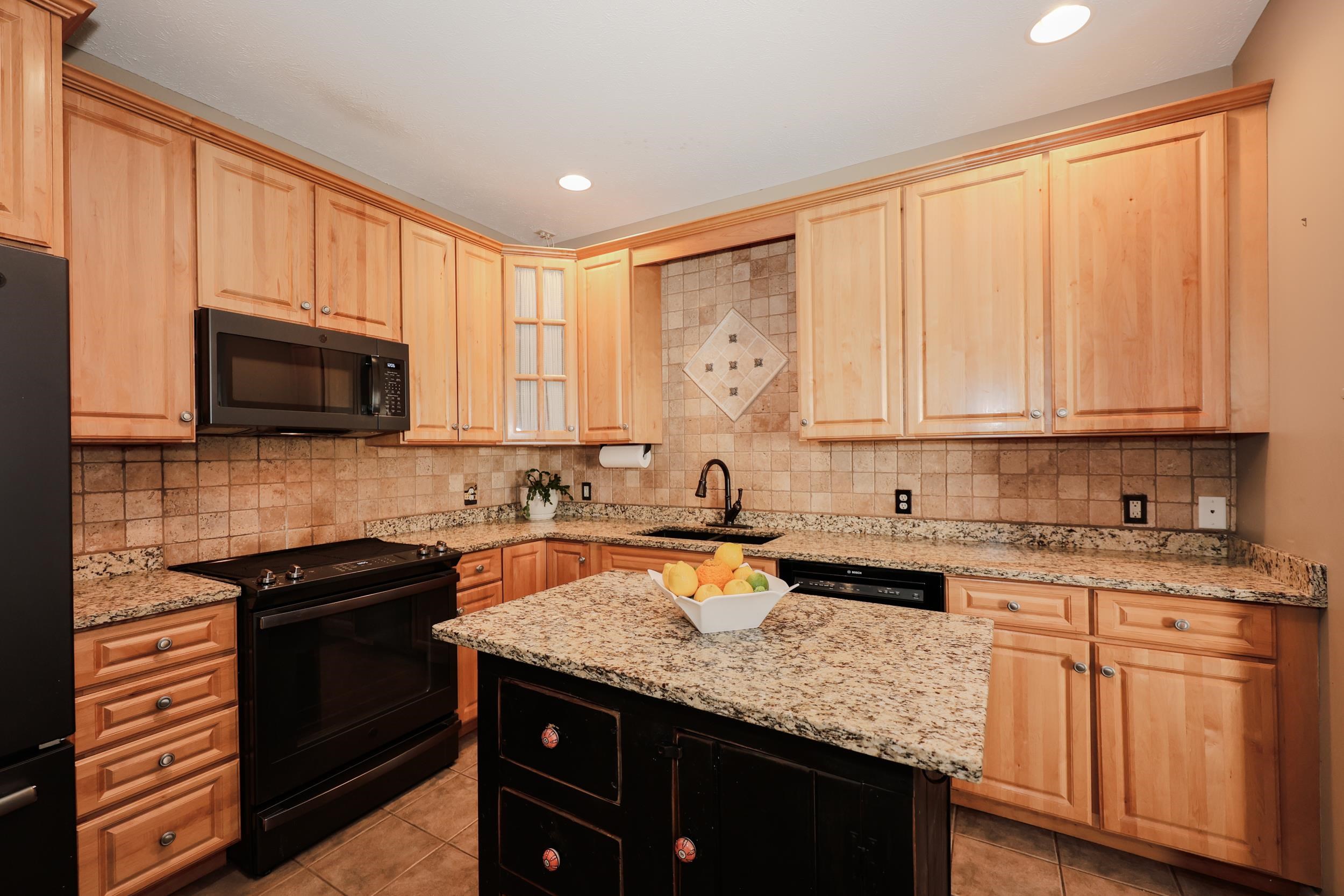 34 Mammoth Road, Unit 27 Hooksett, NH 03106 - Photo 16 of 55