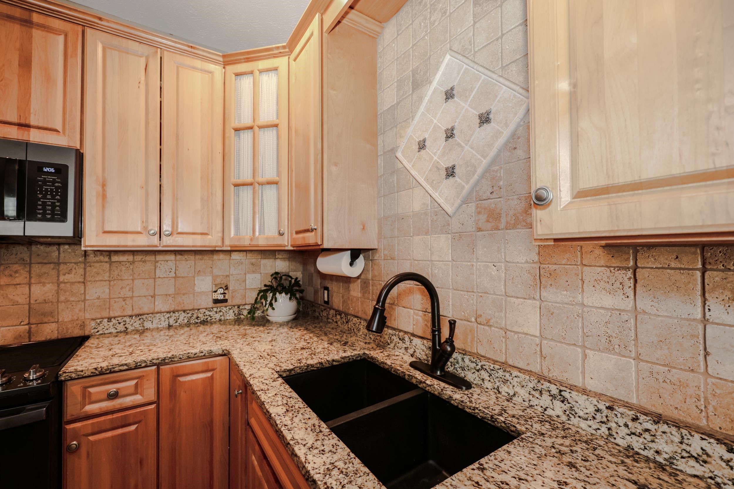 34 Mammoth Road, Unit 27 Hooksett, NH 03106 - Photo 18 of 55