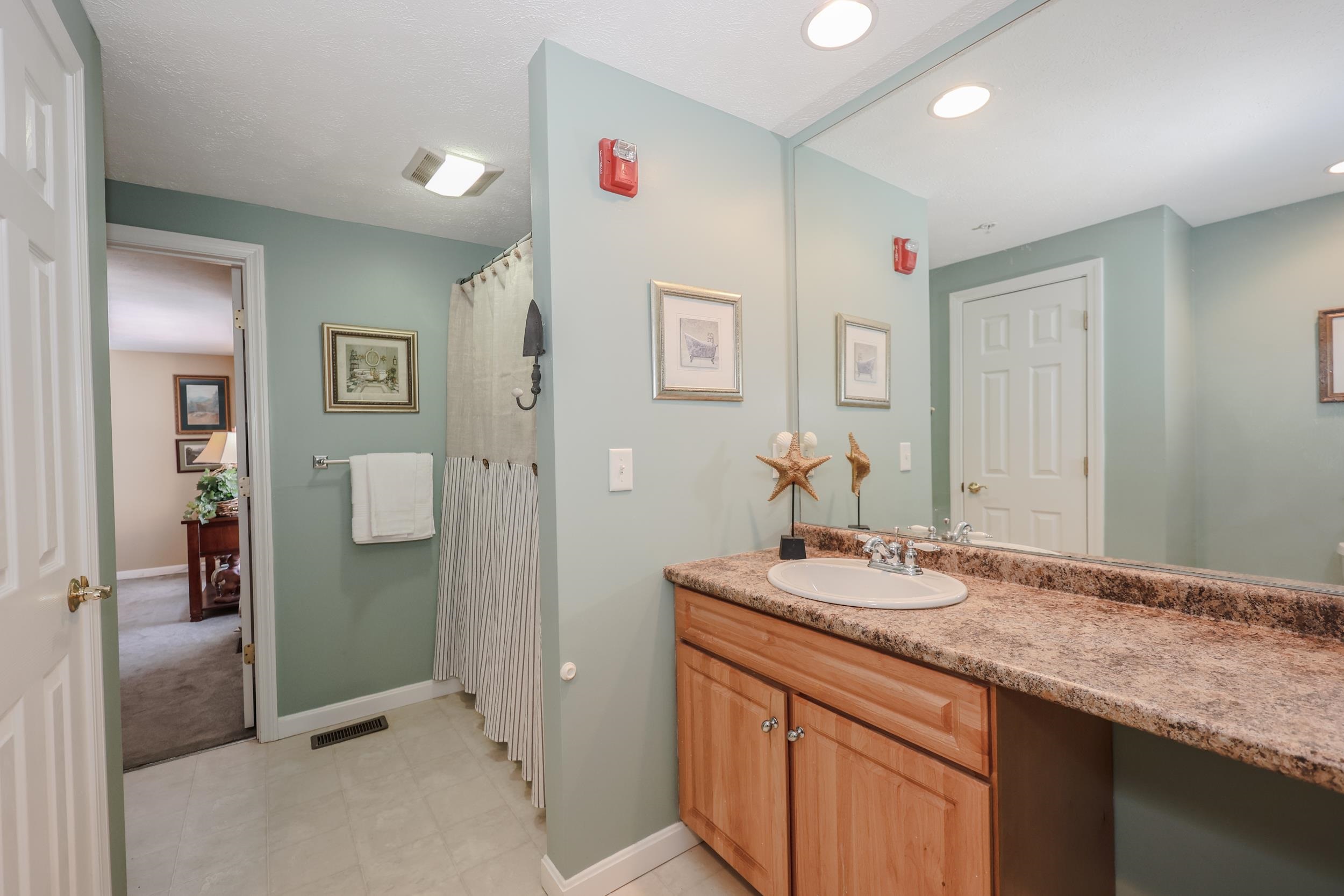 34 Mammoth Road, Unit 27 Hooksett, NH 03106 - Photo 36 of 55
