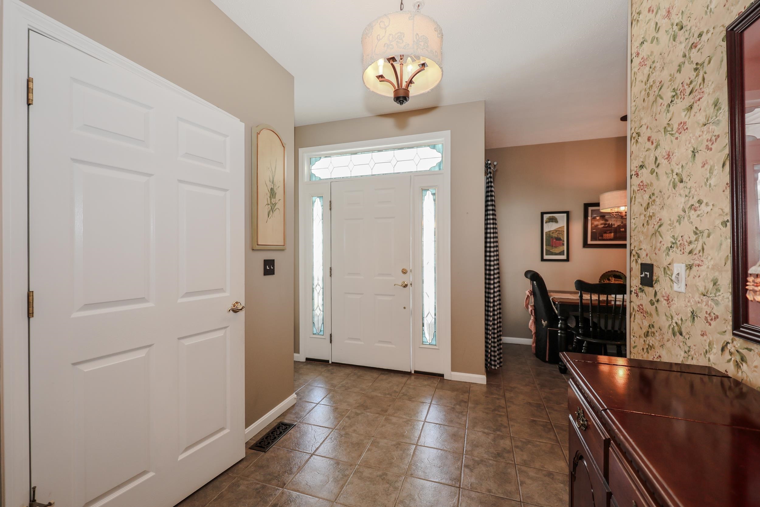 34 Mammoth Road, Unit 27 Hooksett, NH 03106 - Photo 5 of 55