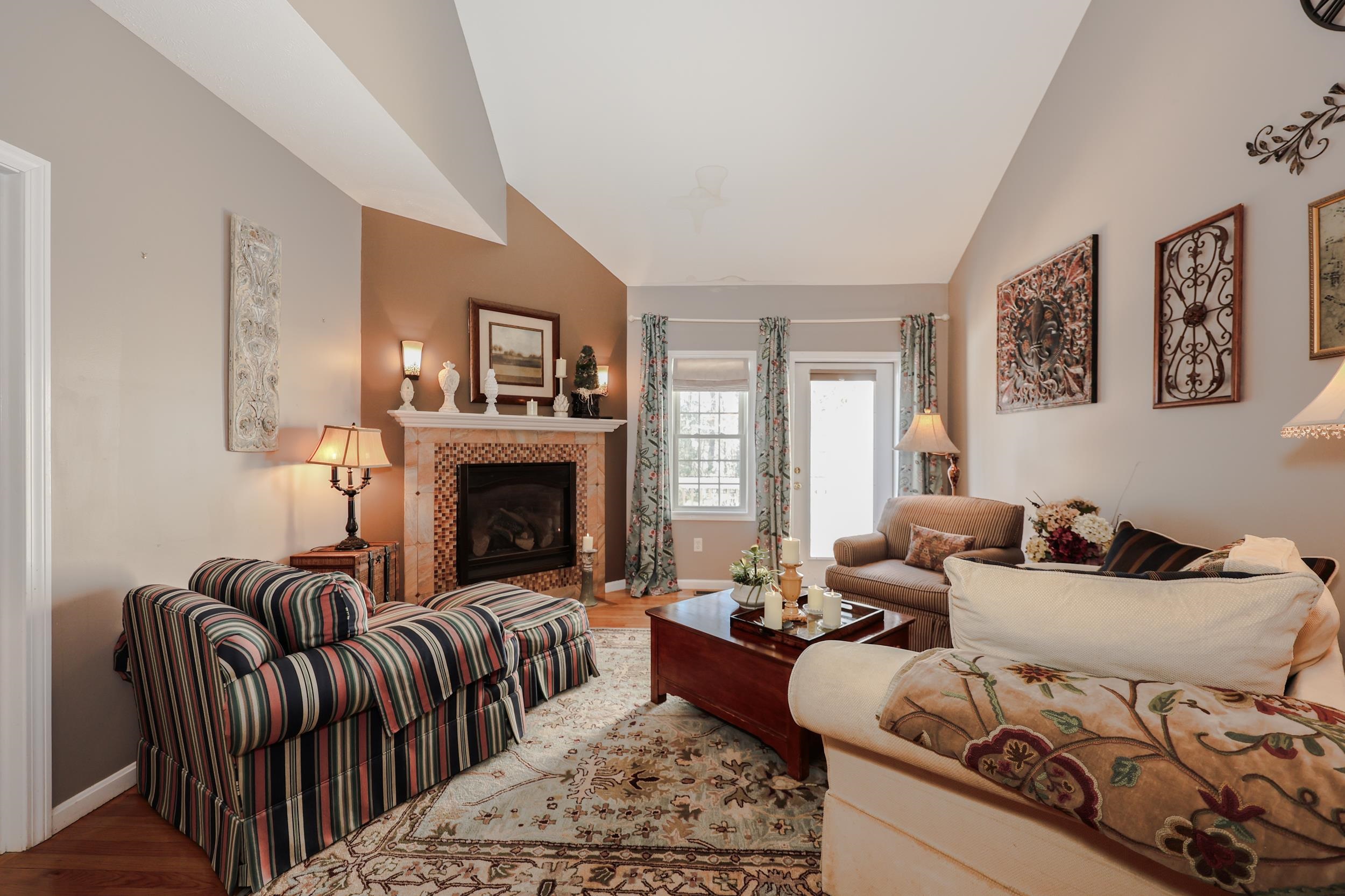 34 Mammoth Road, Unit 27 Hooksett, NH 03106 - Photo 7 of 55