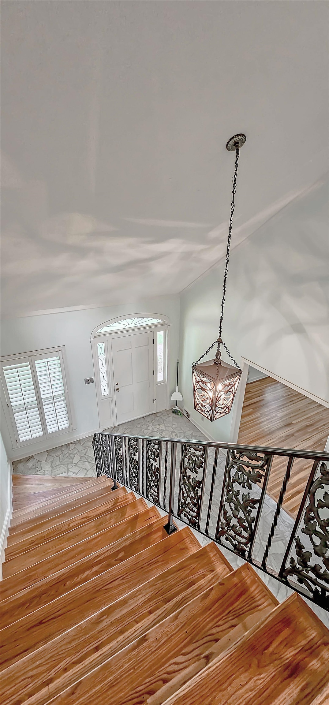 154 Perkins Extension Memphis, TN 38117 - Photo 27 of 40 a bedroom with a bed and window