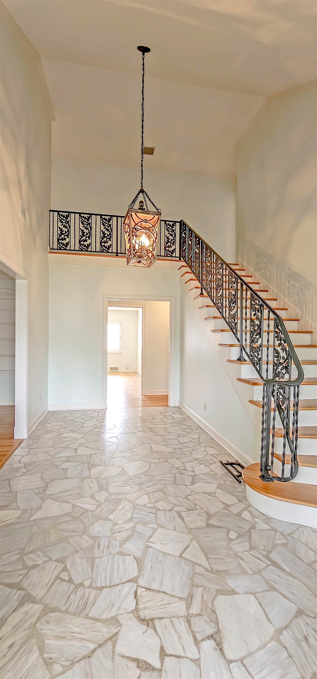 154 Perkins Extension Memphis, TN 38117 - Photo 3 of 40 a view of entryway