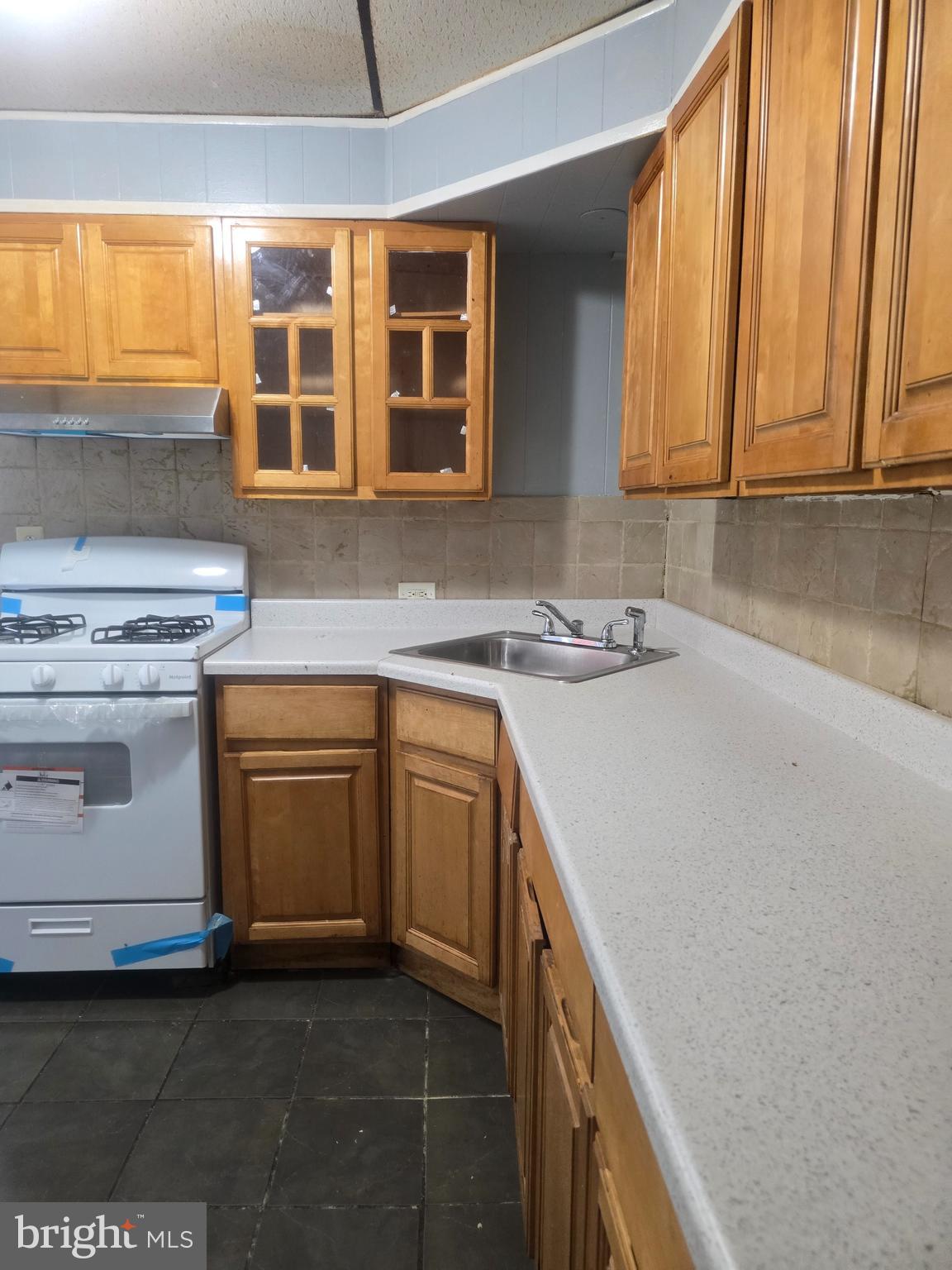 556 North Wanamaker Street Philadelphia, PA 19131 - Photo 7 of 10