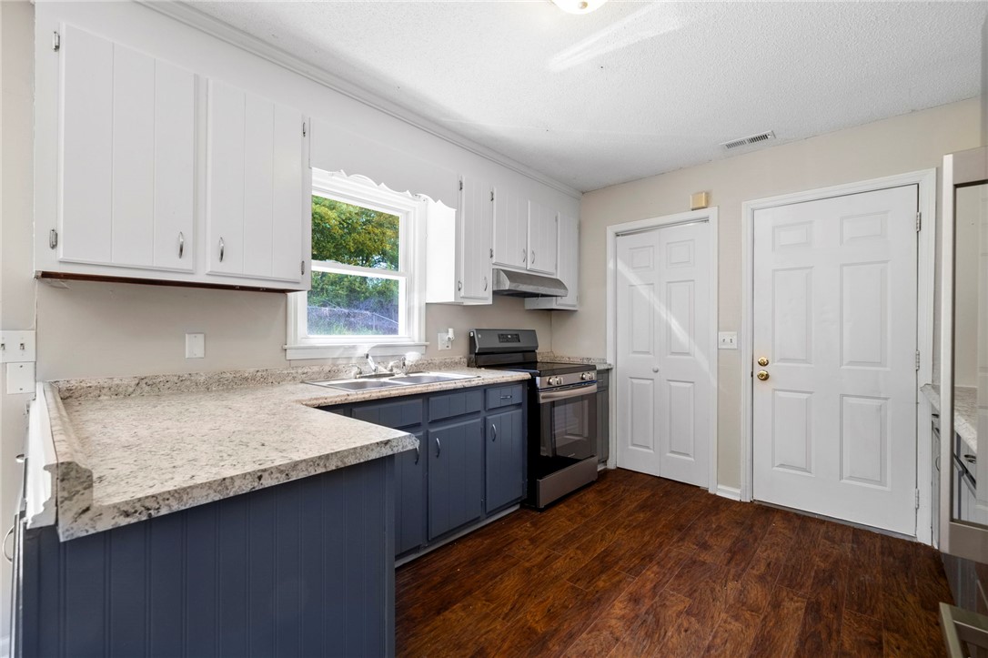 209 Thomas Street Pendleton, SC 29670 - Photo 9 of 25