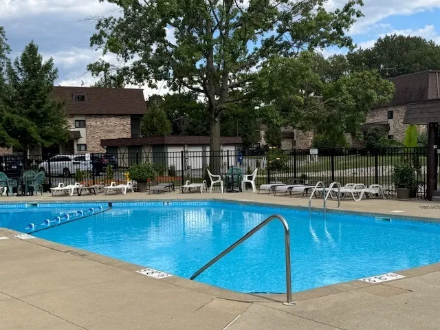 $262,500 | 11134 NW Road, Unit 2C, Palos Hills, IL 60465