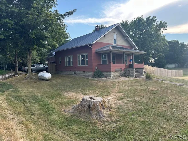 $165,000 | 318 West Main Street, Oakdale, IL 62268