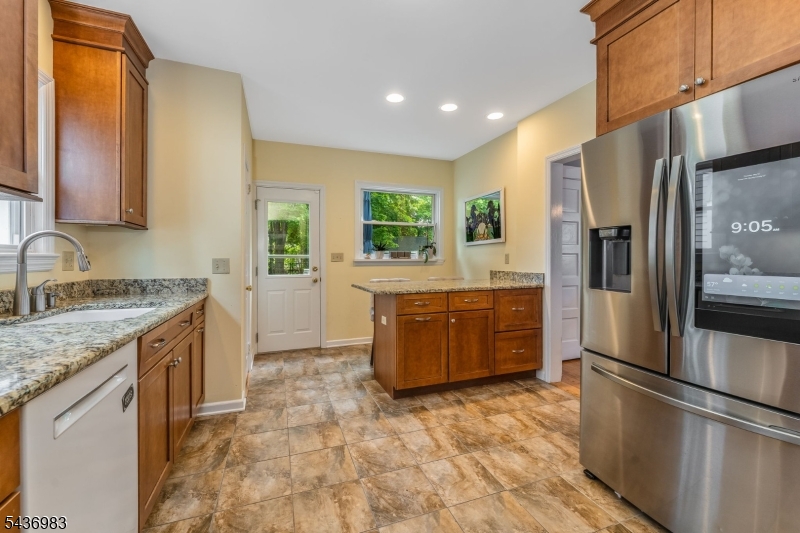 28 Codington Place Somerville, NJ 08876 - Photo 13 of 28