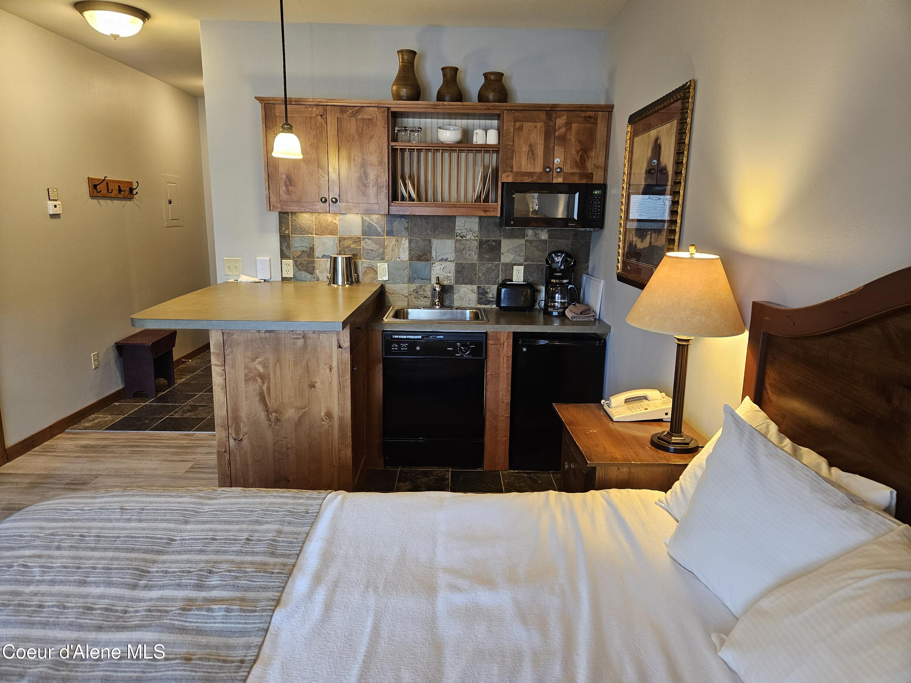 604 Bunker Avenue, Unit 403 Kellogg, ID 83837 - Photo 2 of 17 602 Bunker Ave 403