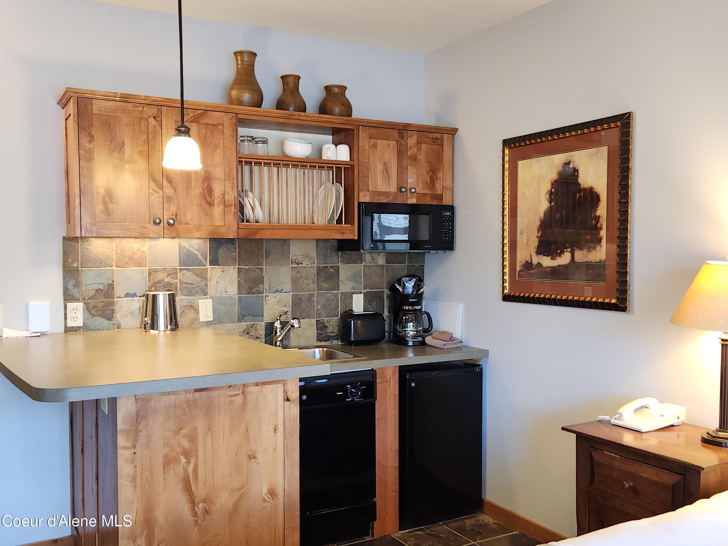 604 Bunker Avenue, Unit 403 Kellogg, ID 83837 - Photo 6 of 17 602 Bunker Ave 403