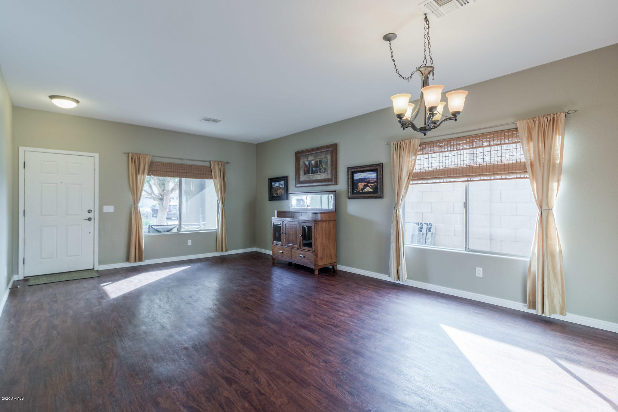44204 Pioneer Road Maricopa, AZ 85139 - Photo 2 of 33 Formal LR DR
