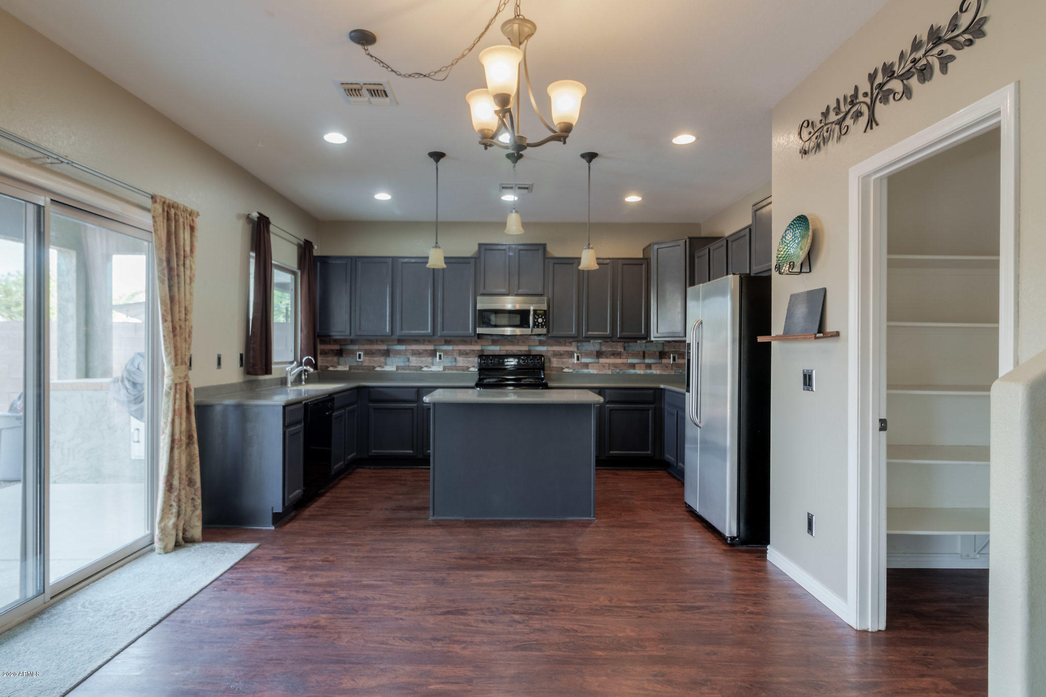 44204 Pioneer Road Maricopa, AZ 85139 - Photo 7 of 33 Walk In Pantry
