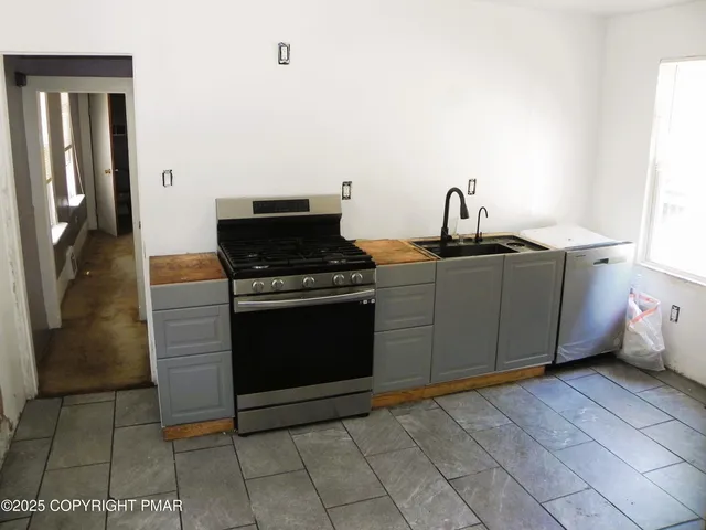 $219,900 | 830 Scott Street, Stroudsburg, PA 18360