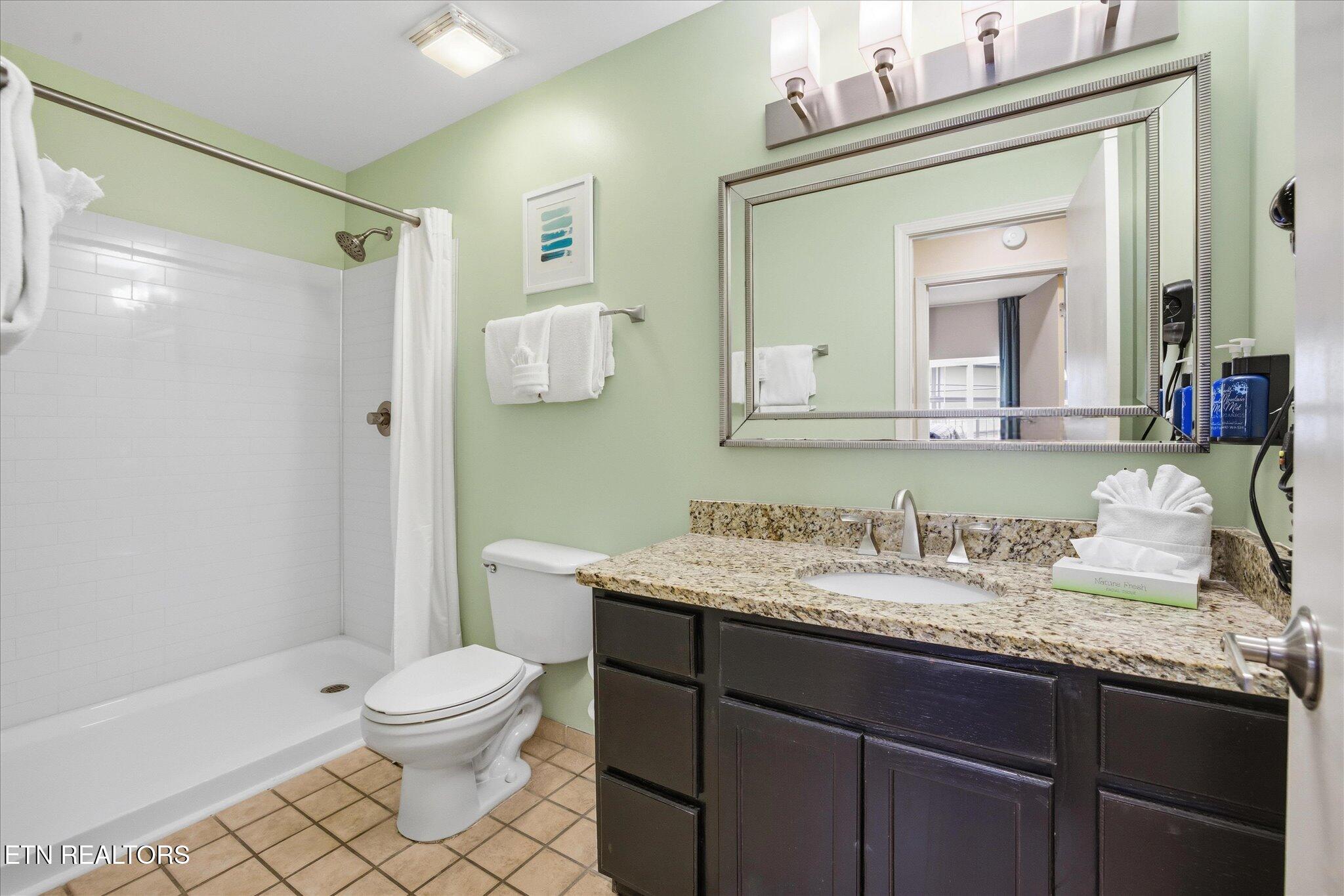 225 Collier Drive, Unit 2409 Sevierville, TN 37862 - Photo 19 of 51 15-IMG_0035_autoremove_13959105