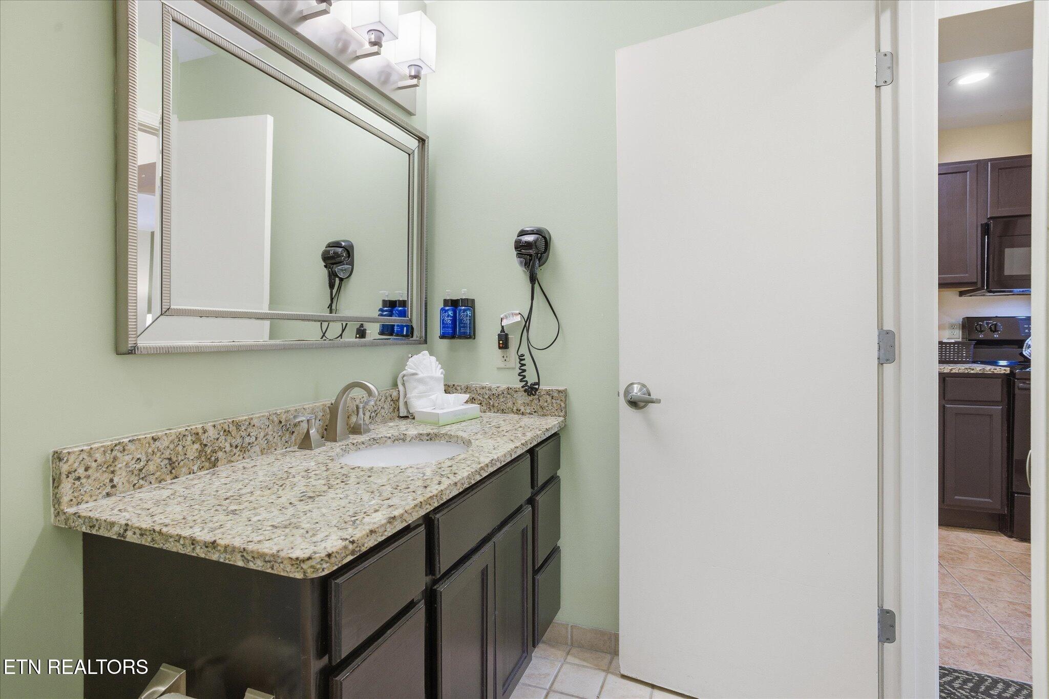 225 Collier Drive, Unit 2409 Sevierville, TN 37862 - Photo 21 of 51 17-IMG_0041