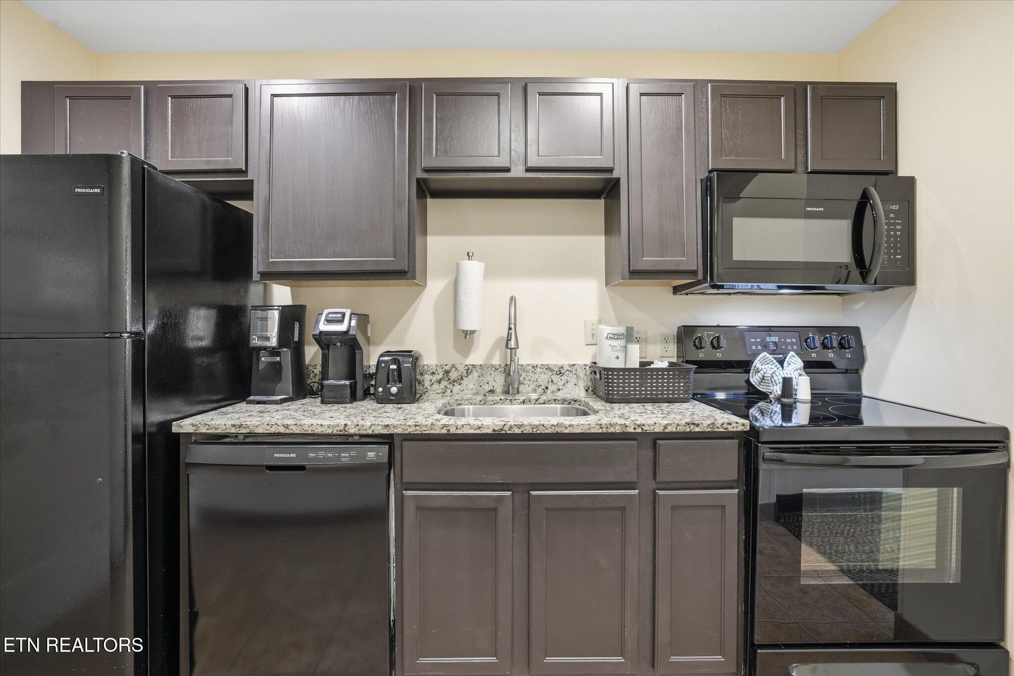 225 Collier Drive, Unit 2409 Sevierville, TN 37862 - Photo 7 of 51 03-IMG_0008