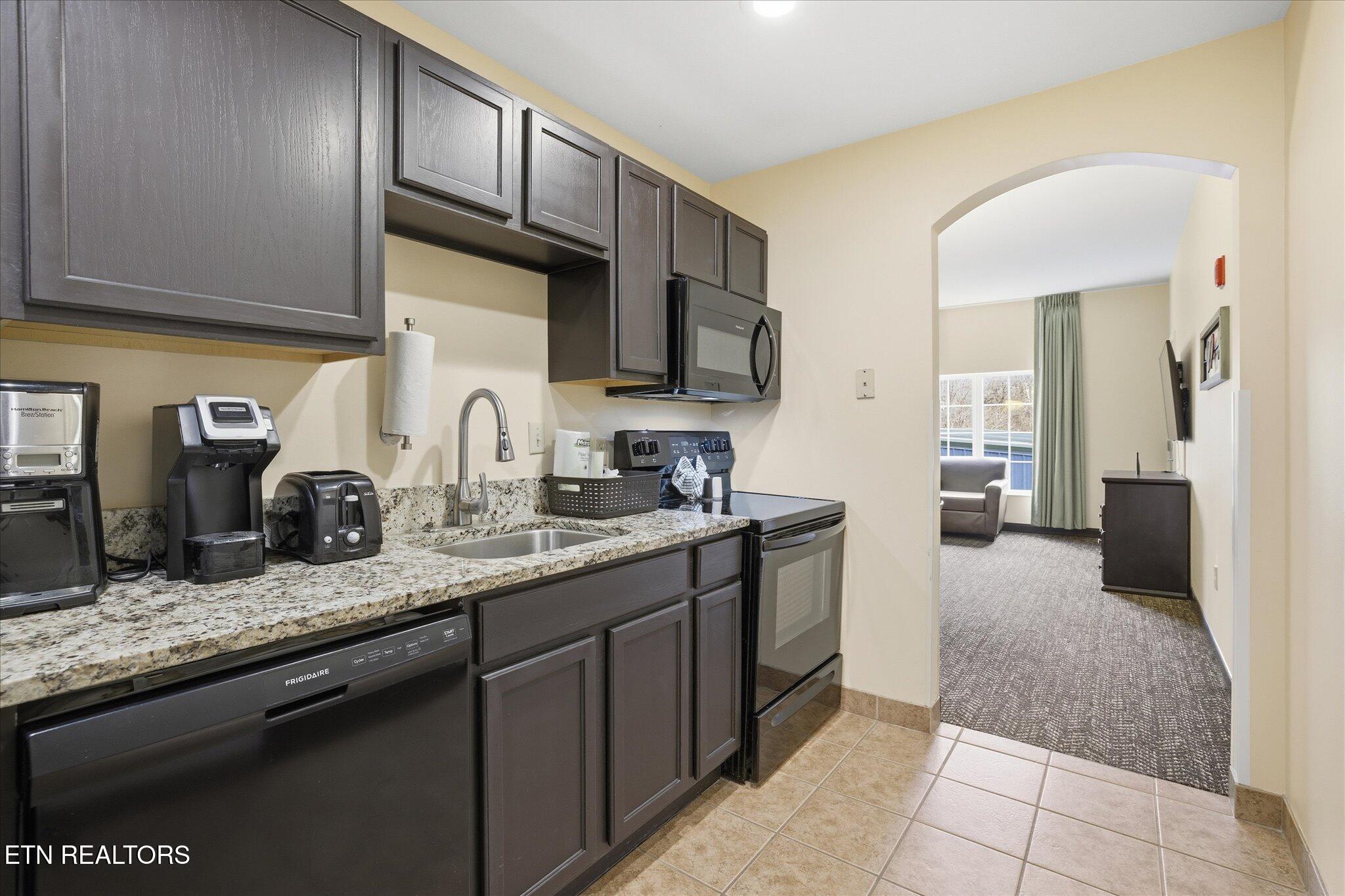 225 Collier Drive, Unit 2409 Sevierville, TN 37862 - Photo 8 of 51 04-IMG_0011