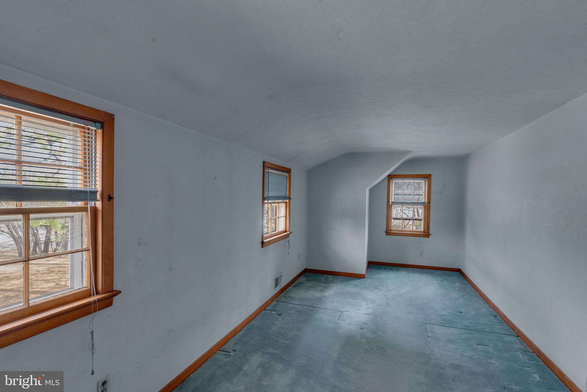 265 Edinburg Road Hamilton, NJ 08619 - Photo 13 of 17 Third Bedroom