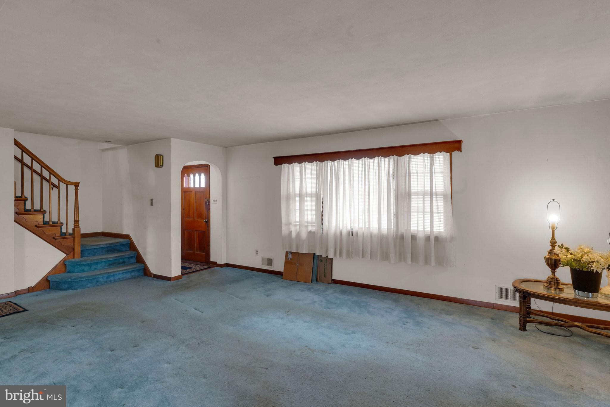 265 Edinburg Road Hamilton, NJ 08619 - Photo 6 of 17 Living Room