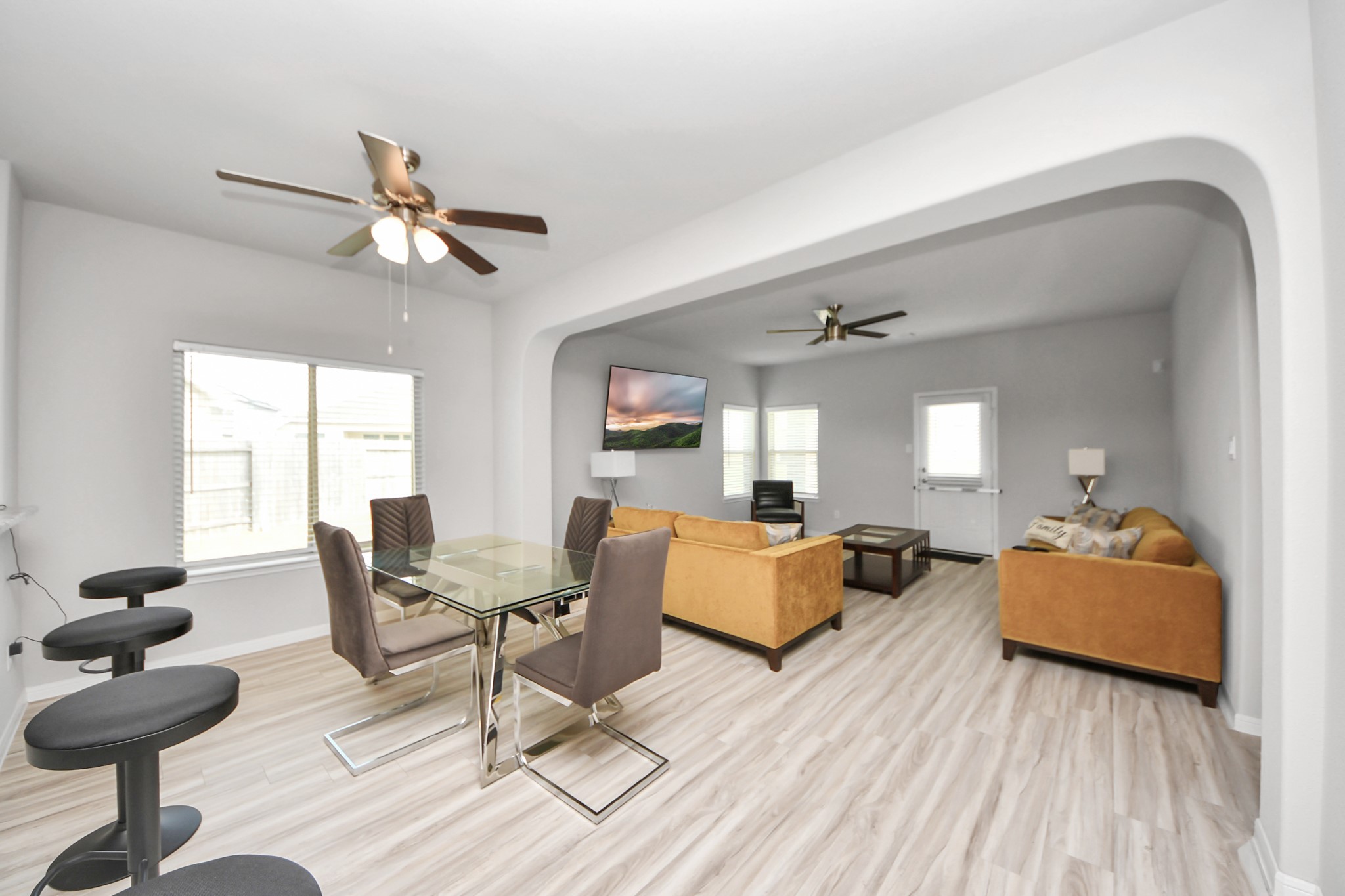 1654 Sequoia Run Drive Rosharon, TX 77583 - Photo 10 of 24 a living room with furniture and a large window