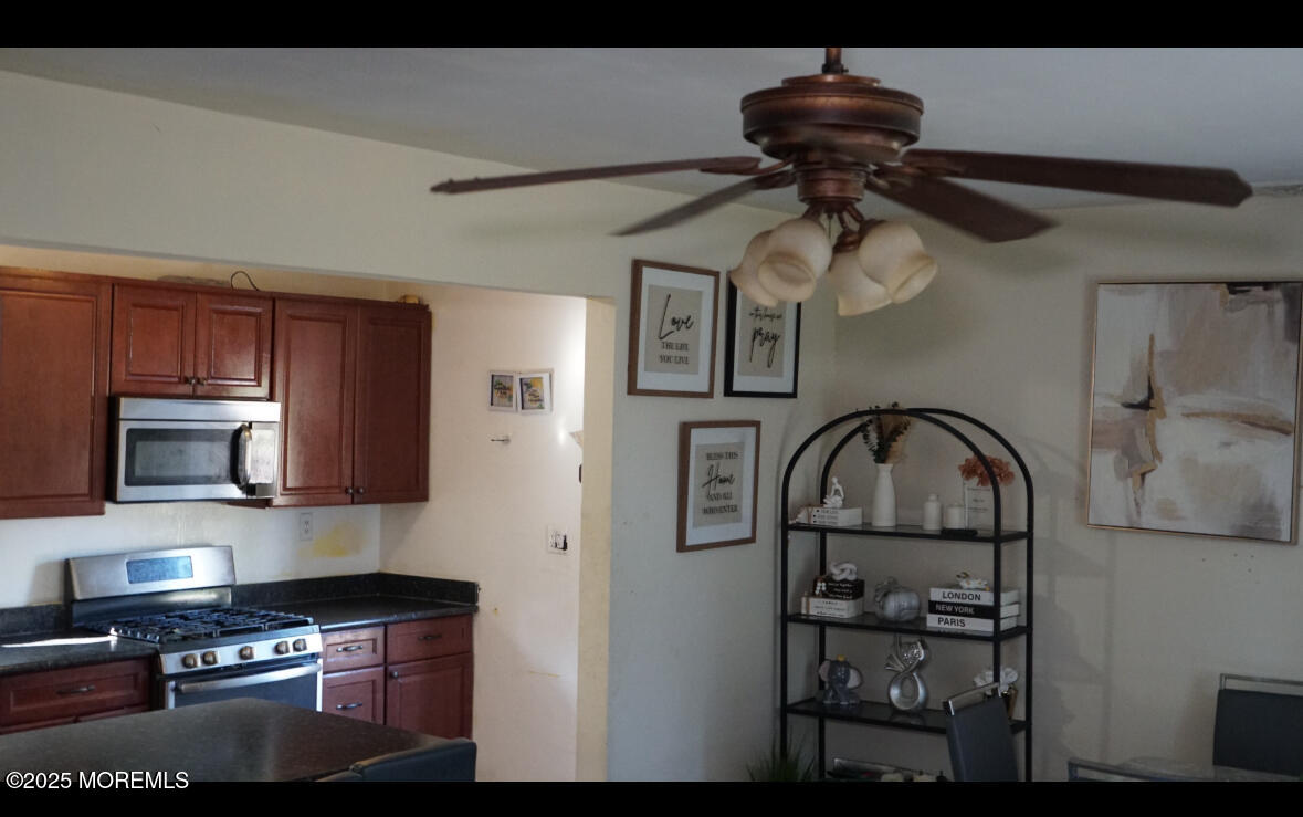 585 Wayside Road Neptune Township, NJ 07753 - Photo 11 of 23 Living area