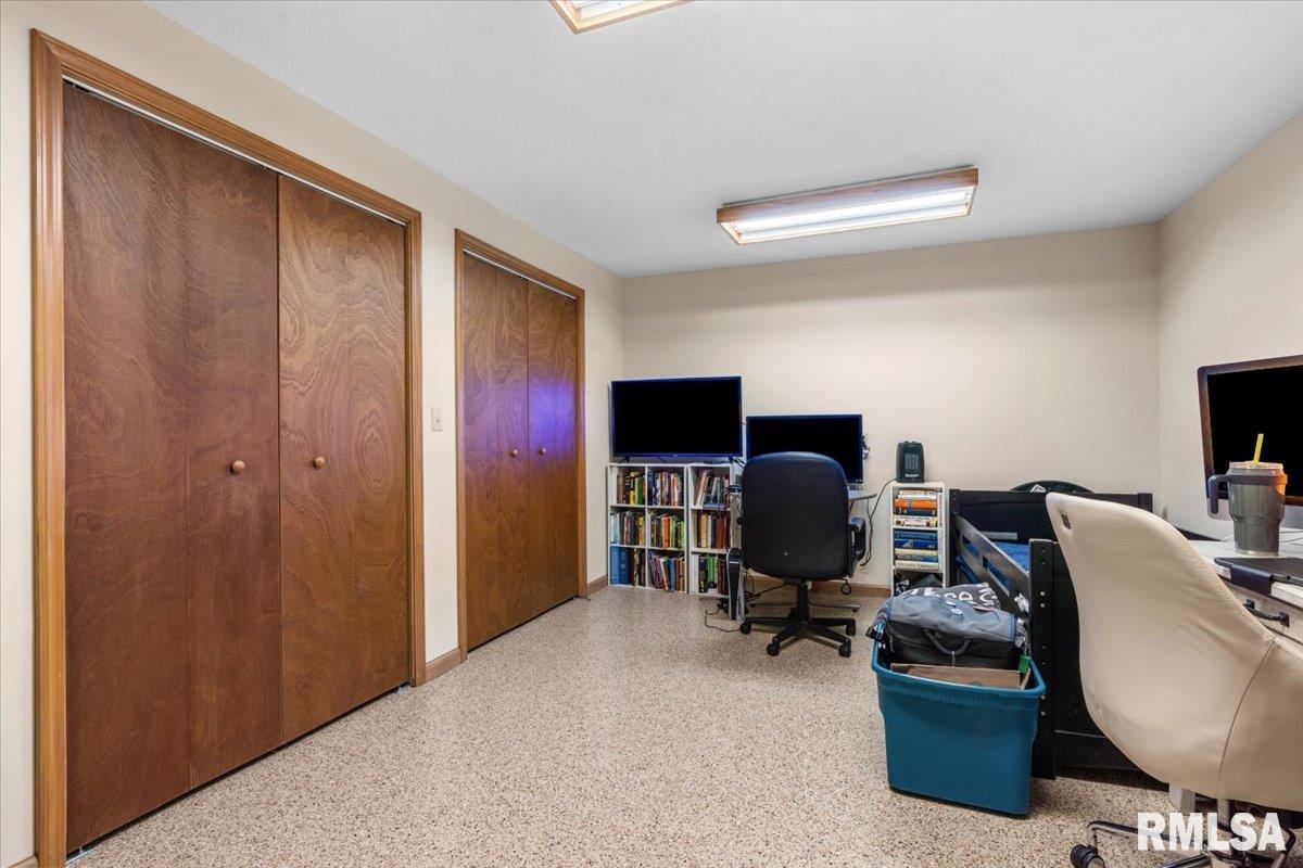 8033 Wilson Terrace Springfield, IL 62712 - Photo 34 of 40