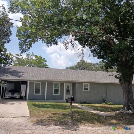 $305,500 | 607 East Hamilton Street, Cuero, TX 77954