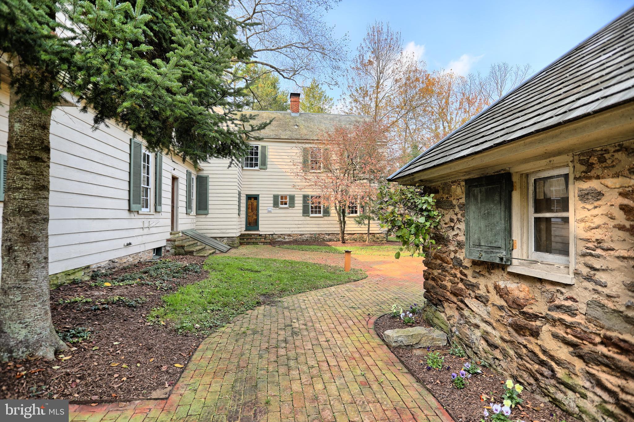 Path to pool and rear patio