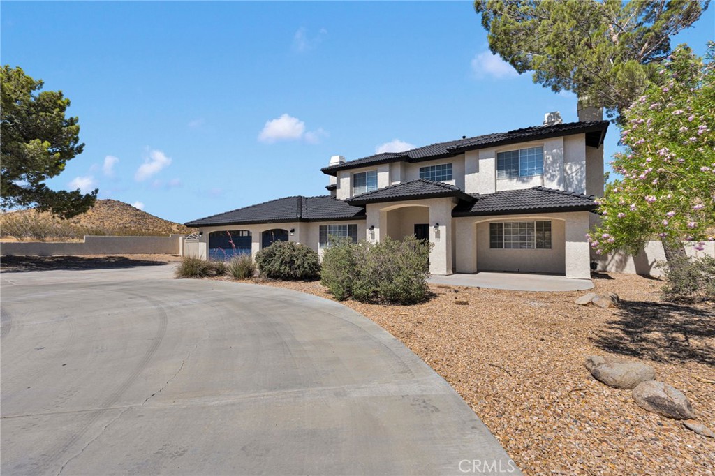 16731 Iwa Road Apple Valley, CA 92307 - Photo 3 of 70