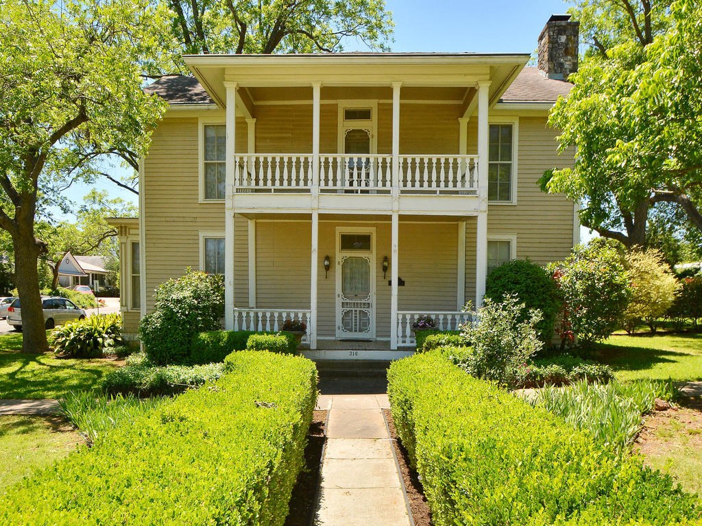 316 East 7th Street Georgetown, TX 78626 - Photo 1 of 1