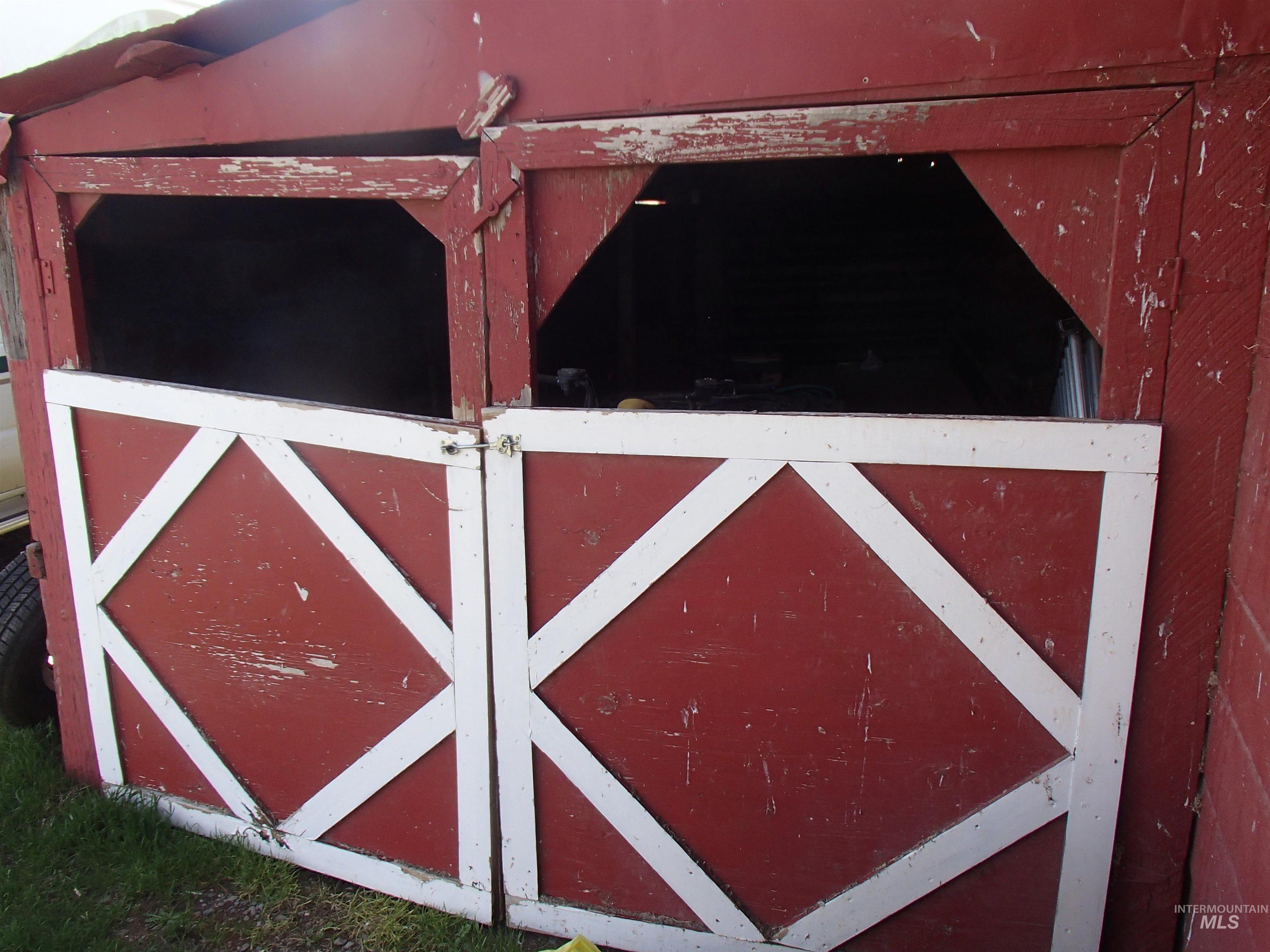 9506 Wright Road Melba, ID 83641 - Photo 23 of 37 View of gate