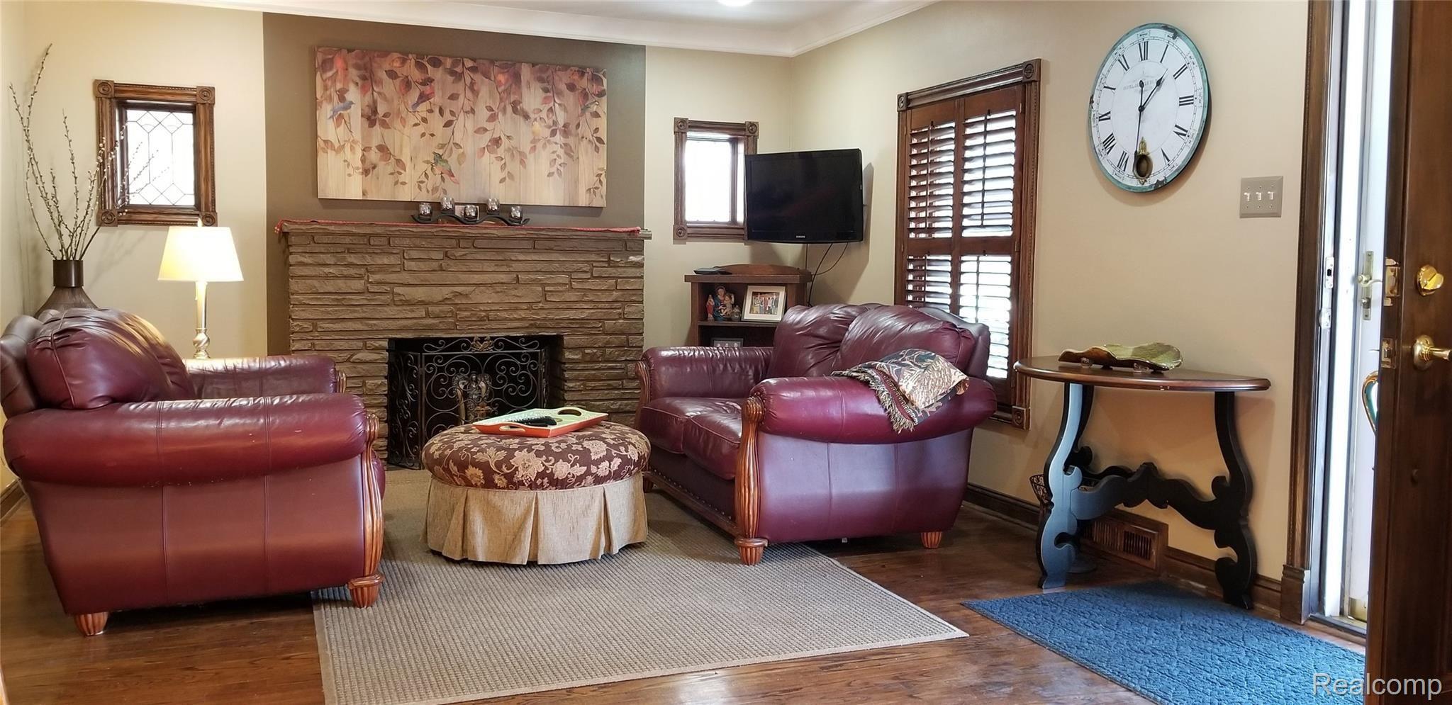 328 Rivard Boulevard Grosse Pointe, MI 48230 - Photo 26 of 72 rivard 61.jpg
