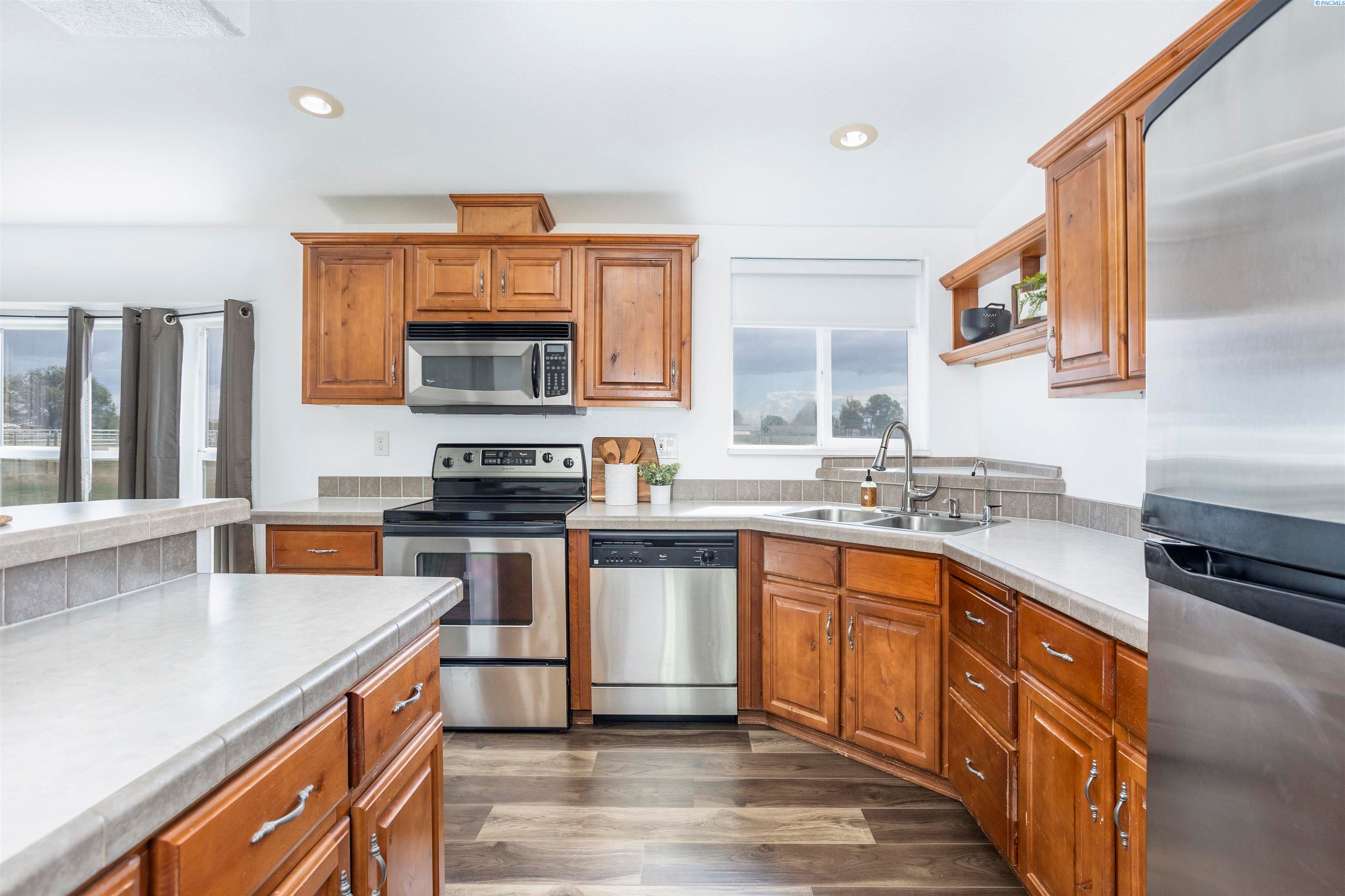 34507 South Finley Road Kennewick, WA 99337 - Photo 9 of 50 Gallery Image 9