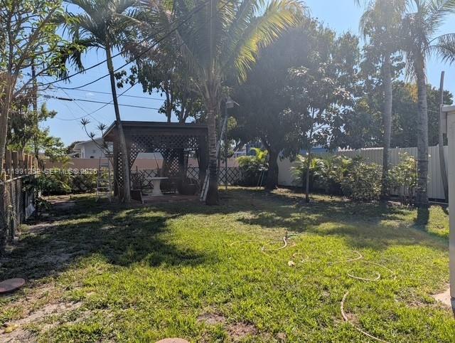 648 East 40th Street Hialeah, FL 33013 - Photo 3 of 14