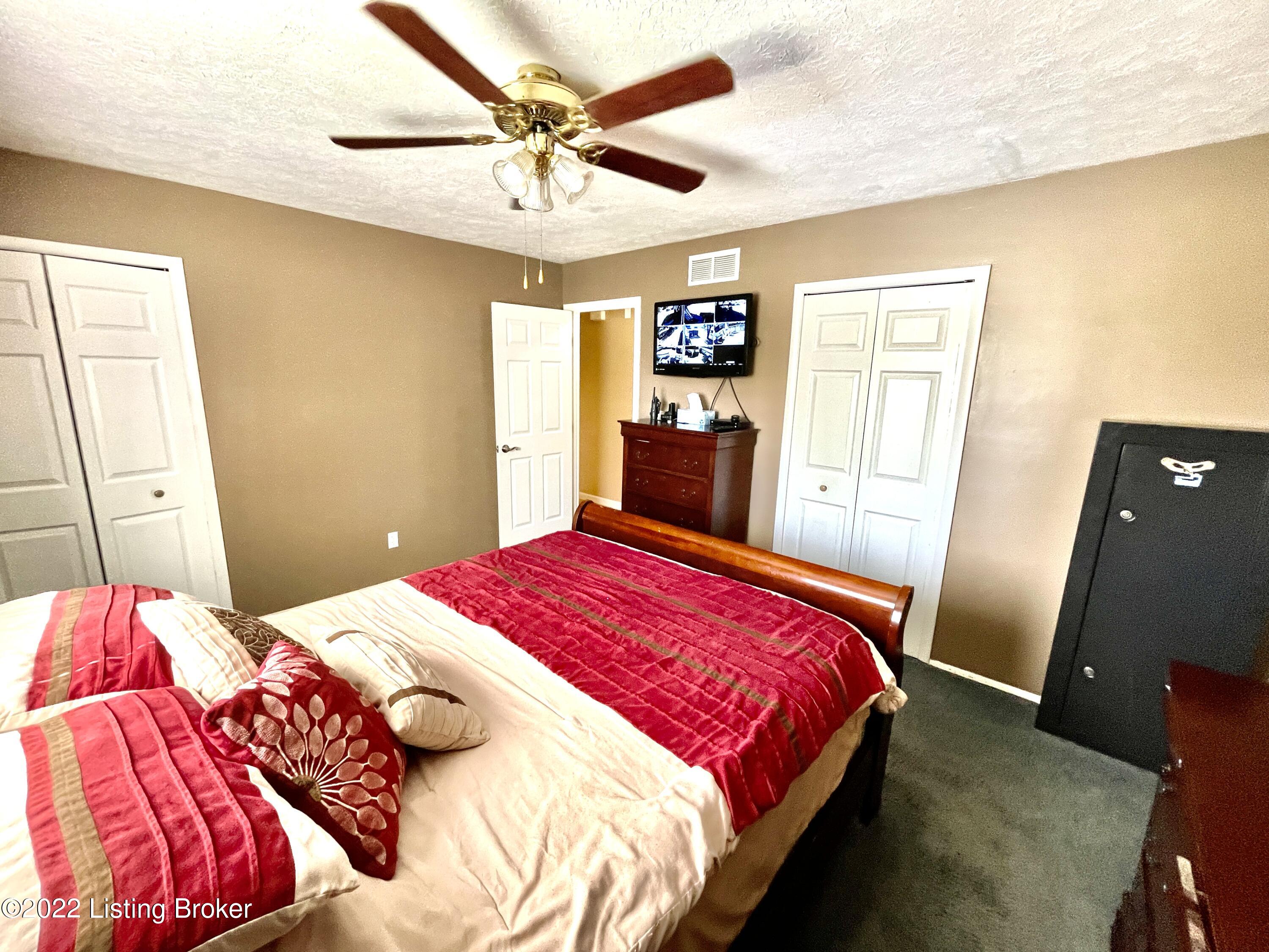 5102 Queens Castle Road Louisville, KY 40229 - Photo 12 of 24 IMG_1610