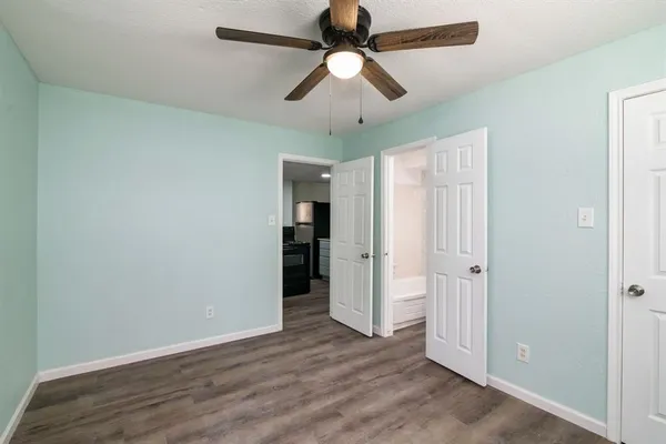 $795 | 811 South Mesquite Street, Unit 2, Arlington, TX 76010