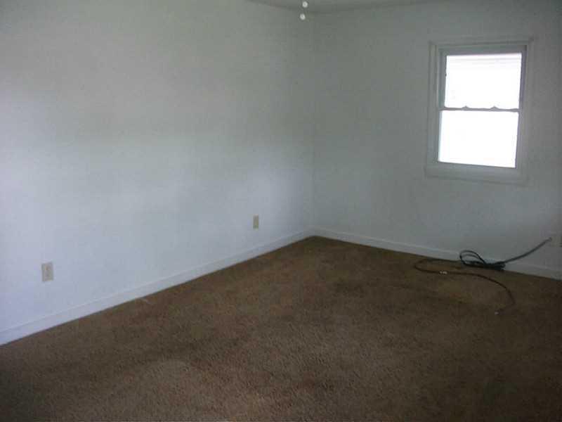 811 Barker Drive Springfield, OH 45505 - Photo 8 of 18