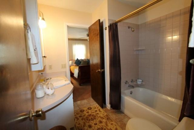 401 Highland Lake Road Union Hall, VA 24176 - Photo 16 of 37 Full Bath