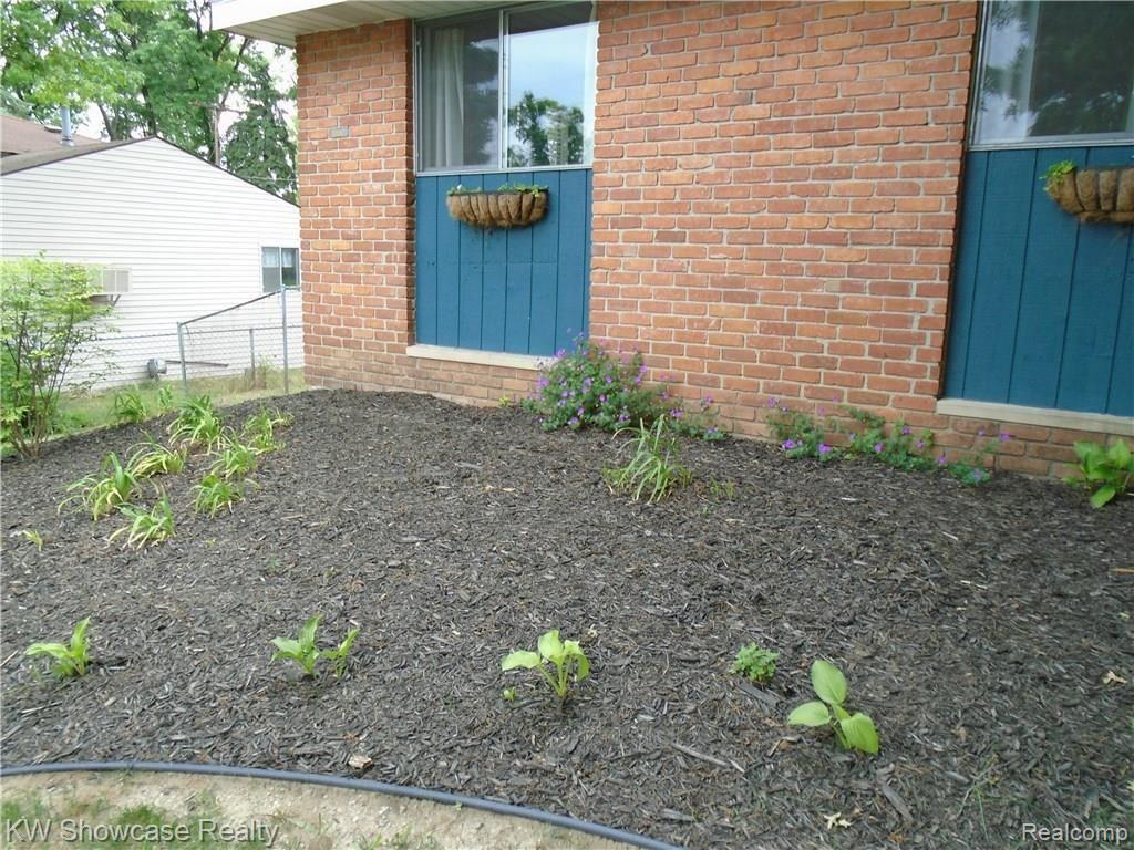 3376 South Commerce Road Commerce Township, MI 48382 - Photo 60 of 60 DSC00442.JPG