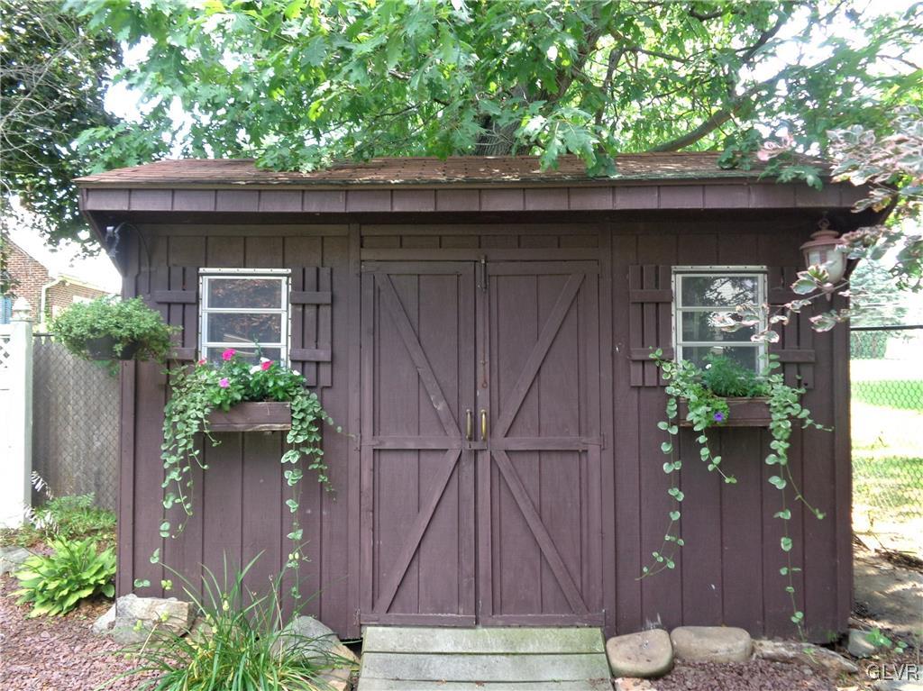 3530 Carter Road Bethlehem, PA 18020 - Photo 5 of 47 Gallery Image 5