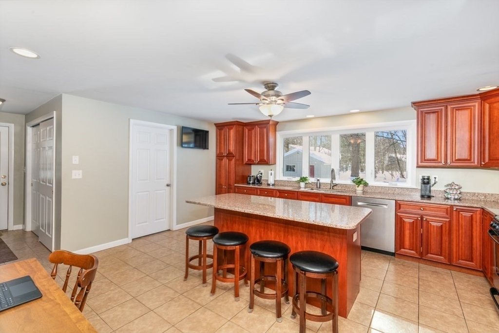 13 Wing Terrace Burlington, MA 01803 - Photo 11 of 32