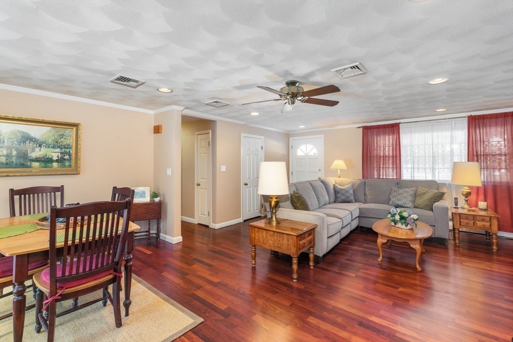 13 Wing Terrace Burlington, MA 01803 - Photo 12 of 32