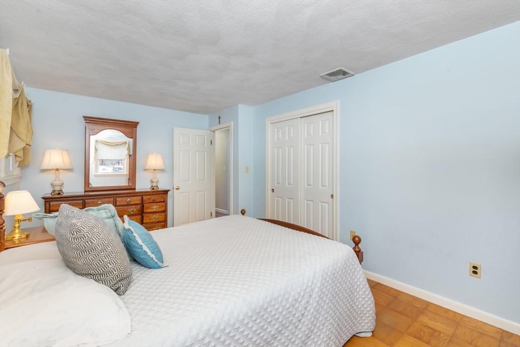 13 Wing Terrace Burlington, MA 01803 - Photo 24 of 32