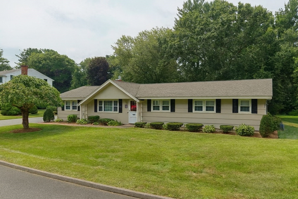 13 Wing Terrace Burlington, MA 01803 - Photo 5 of 32