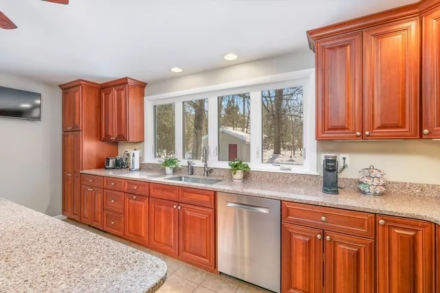 $750,000 | 13 Wing Terrace, Burlington, MA 01803