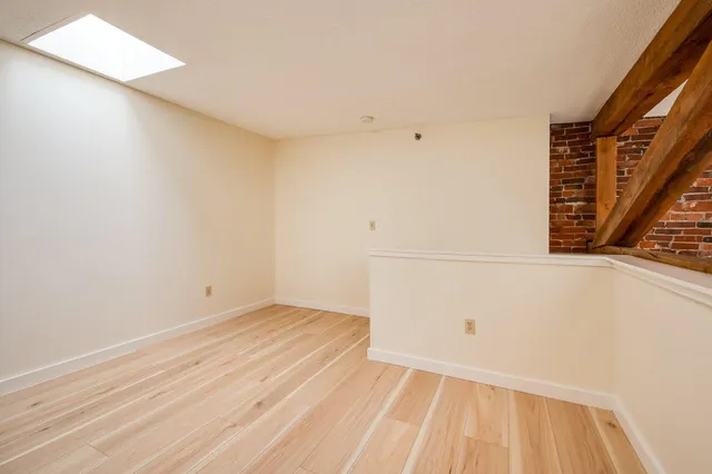 $1,950 | 32 Market Street, Unit B, Somersworth, NH 03878