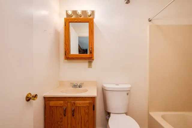 $1,950 | 32 Market Street, Unit B, Somersworth, NH 03878