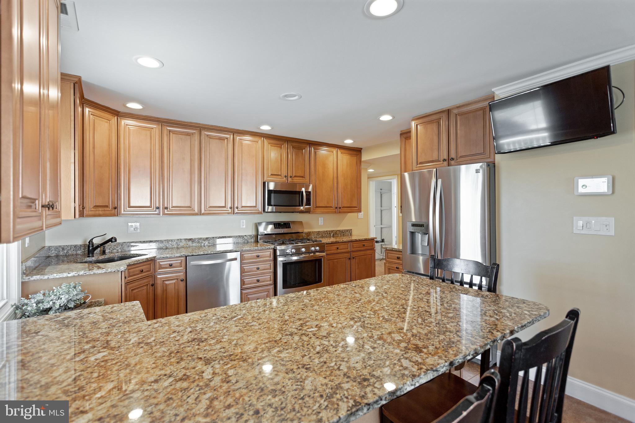 1207 Seven Oaks Road Halethorpe, MD 21227 - Photo 3 of 42